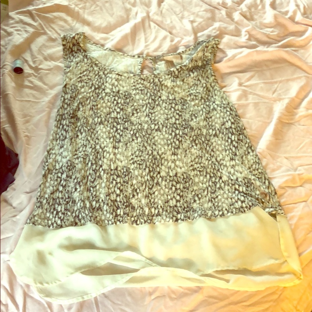 Tank top white and black w white at bottom
